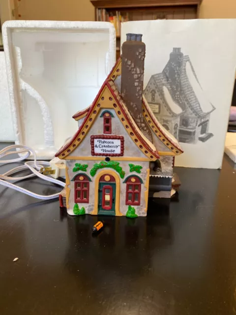 Dept 56 North Pole Village Popcorn and Cranberry House With Box & Light