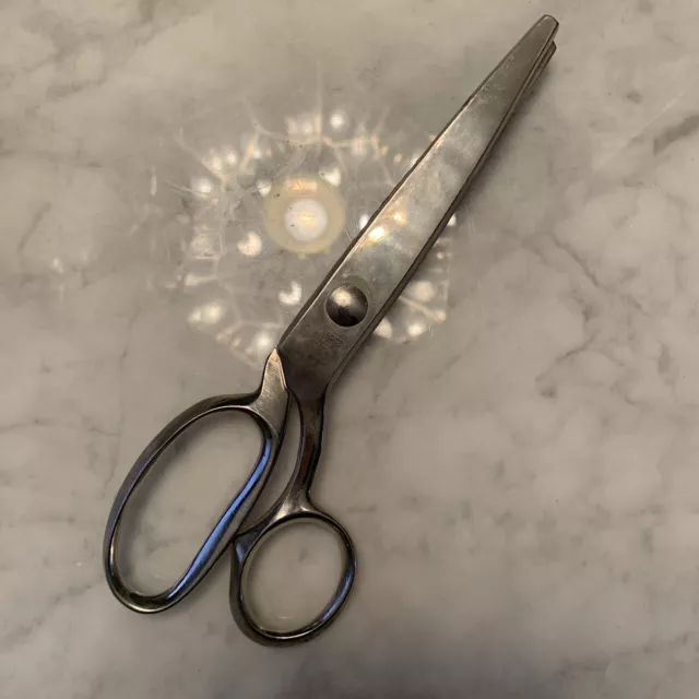 1960's Hoffritz M 8” Pinking Shears Zig Zag