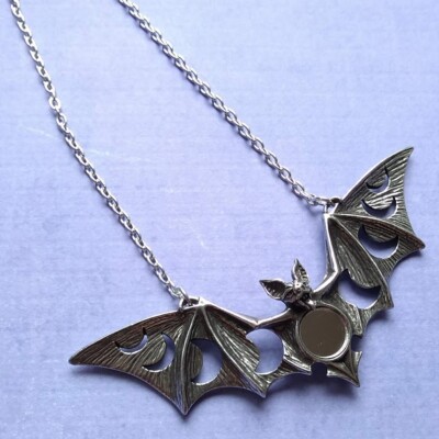 Specchio a Forma di Luna di Pipistrello Alchemy Gothic England 