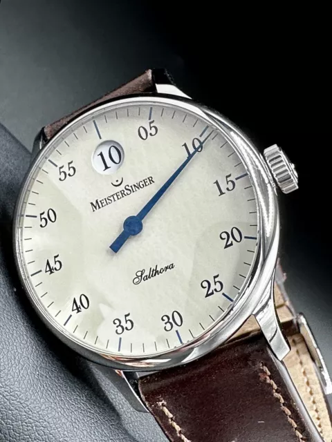 MEISTERSINGER SALTHORA JUMP Hour SH903 Quadrante crema 40 mm