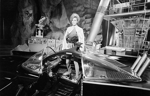 Diddle Riddle Pub JILL ST JOHN on Batman Hi Diddle Riddle Smack In The Middle 1966 Old TV ...