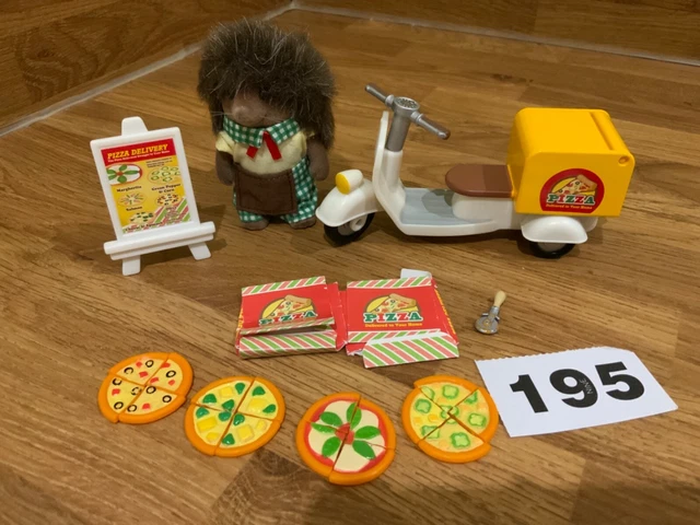 Calico critters sales pizza delivery set