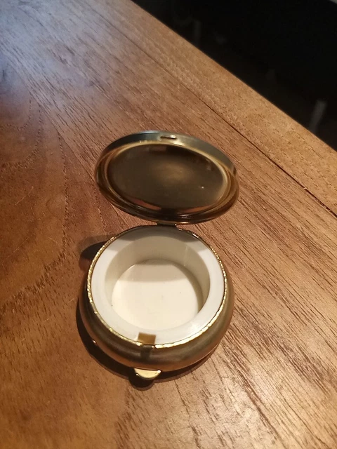 Sold at Auction: VAN CLEEF AND ARPELS PETITE BOITE A PILULES , VAN