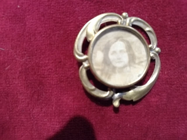 Broche Ancienne Vintage En Rhodoïd - Portrait De Femme - Bijou Rétro - Occasion