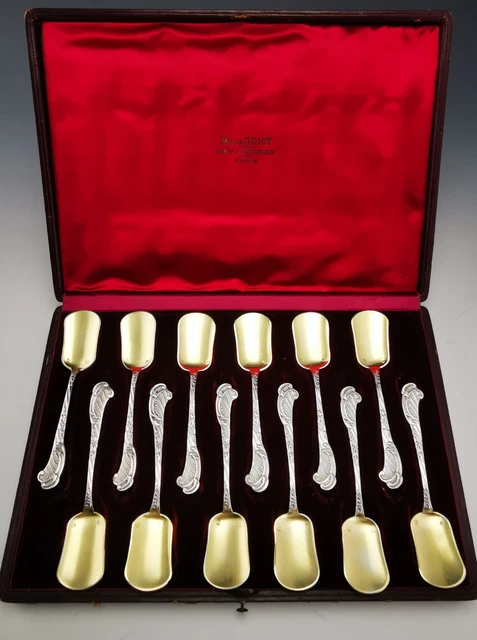 coffre en bois pour couverts en argent