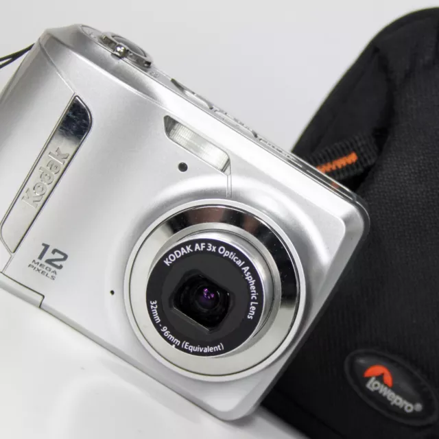 KODAK EASY SHARE C143 Digital 12megapixel Compact Camera WORKING LOWEPRO Case