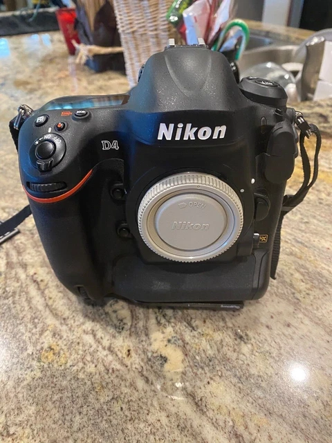 Nikon D4S 16.2 MP Digital SLR Camera - Black (Body Only) Mint