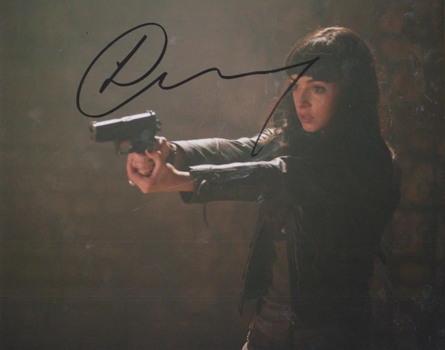 Laura Donnelly   *HAND SIGNED*   8x10 photo  ~  AUTOGRAPHED