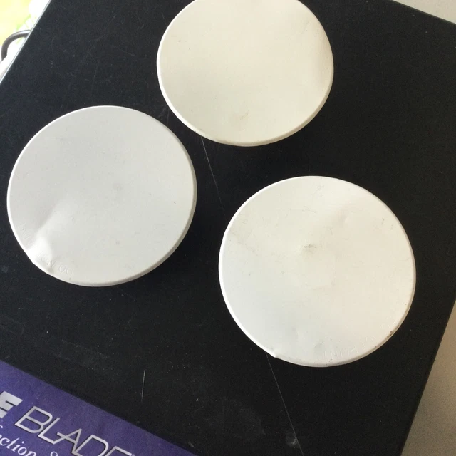 Lot Of 3 Used White Tyco sprinkler head conceal cover plate 139F, 3-1/4” O.D