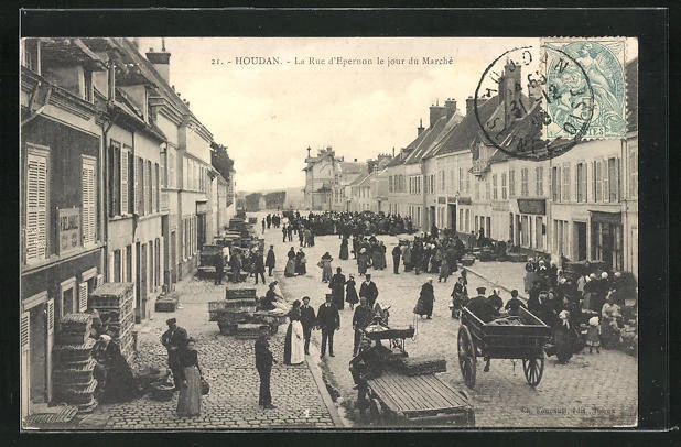 CPA Houdan, La Rue d´Epernon le jour du Marché, Markttag