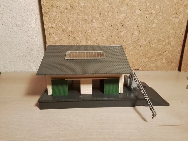 LF146 JOUEF 2720 Ho Maquette train Quai couvert de marchandises