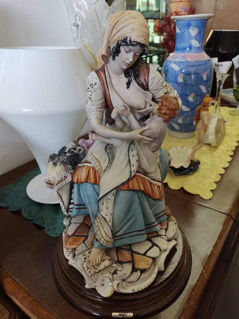 STATUA MATERNITA' IN PORCELLANA DI CAPODIMONTE FIRMATA MENEGHETTI ALTA 38cm