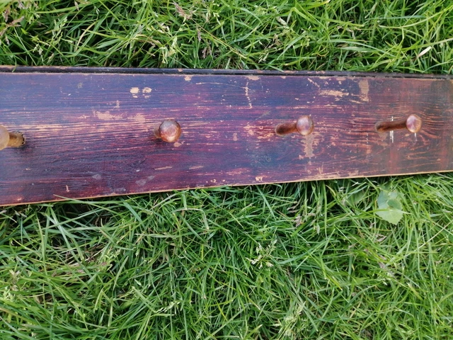 vintage shaker peg rail in origional paint 8 pegs Victorian pine 150yrs old