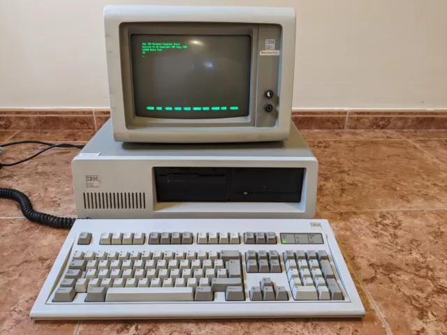 Ordenador IBM PC XT 5162 - Conjunto completo (monitor, teclado y CPU)