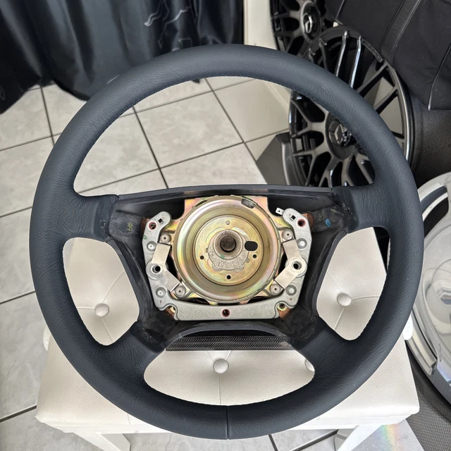Produktbild von JCB Lenkrad 400 Mm Durchmesser – 20 Mm Auf 17 Mm Kegel Mit Waldmeister-Nut