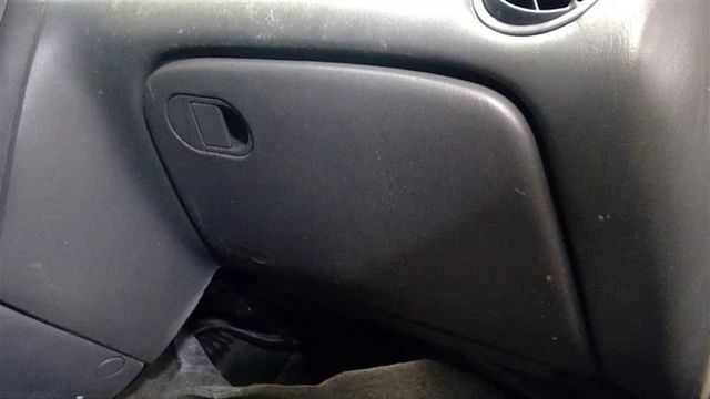 GRAND AM  2004 Glove Box 1439951