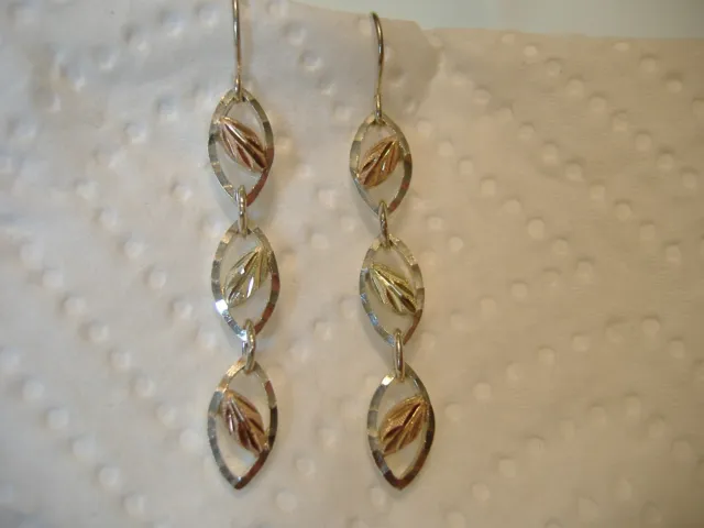 Pretty Landstroms Black Hills Gold 925 & 12K Gold  3 Leaf Link Dangle Earrings