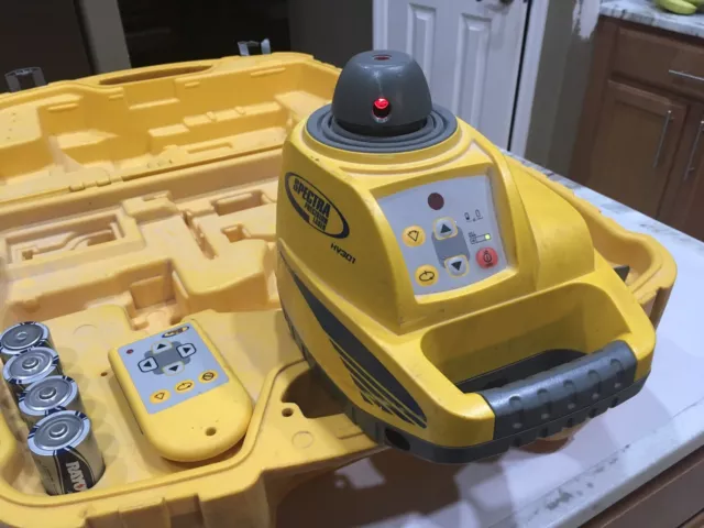 Spectra HV301 SELF LEVELING ROTARY LASER LEVEL In hard case with remote((USED)