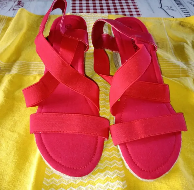 IN EXTENSO espadrilles sandales compensées t 40 neuves sans étiquettes rouges 