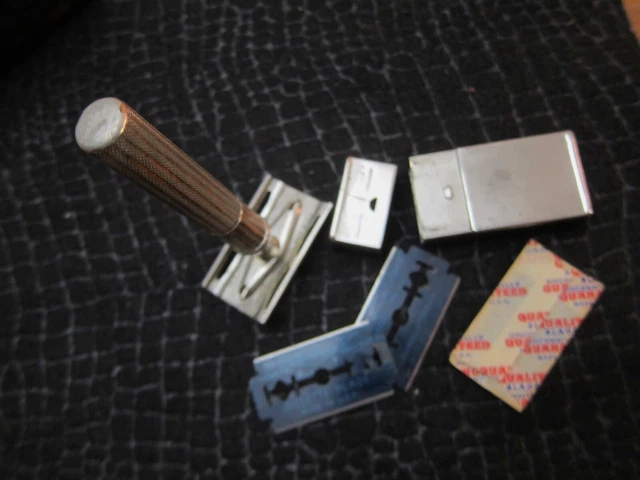 ANTIQUE 1930s GILLETTE COMB DE SAFETY RAZOR : 3 PCS. 7