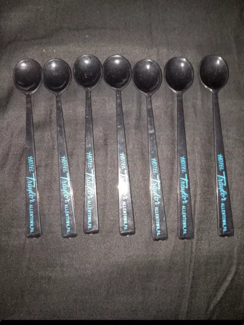 Allentown PA- Pennsylvania, Hotel Traylor, Lot Of 7 Vintage Plastic Spoons #220