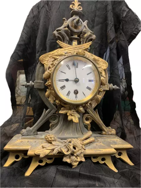 Stupendo antico orologio a pendolo da camino  dorato francese fine 800