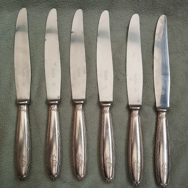 Lot de 2 couteaux en métal argenté CHRISTOFLE, modèle ARIA