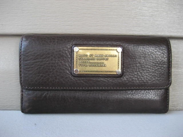 Marc By Marc Jacobs Brown Pebbled Leather trifold Credit Card Wallet