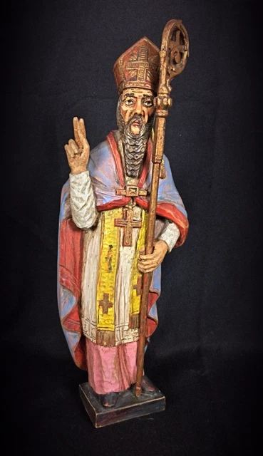 Jolie sculpture en bois d'un évêque  il s'agit probablement de St Augustin
