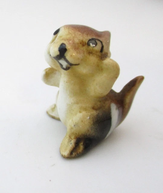 Vintage Collectable Hagen-Renaker Waving Chipmunk