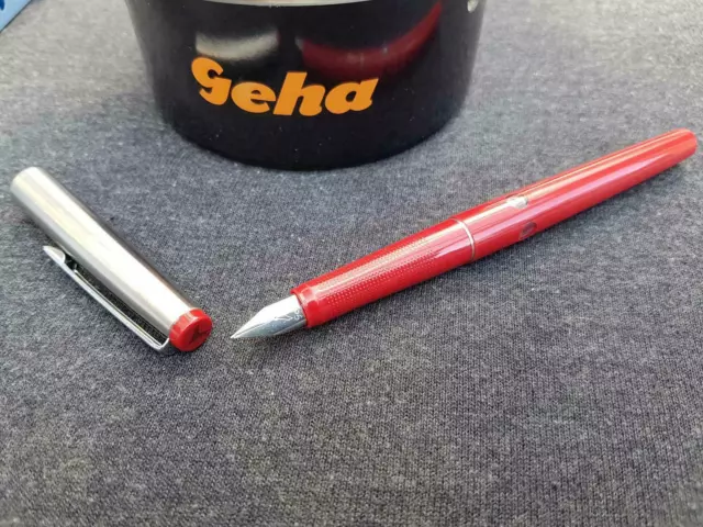 GEHA 705 "M" rot Füllhalter Schulfüller Füller 70er / 80er Vintage neuwertig RAR