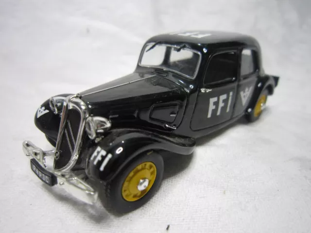 Ad990 Universal Hobbies 1/43 Citroen Traction 11 Legere Ffi 1944 Presse Bon Etat