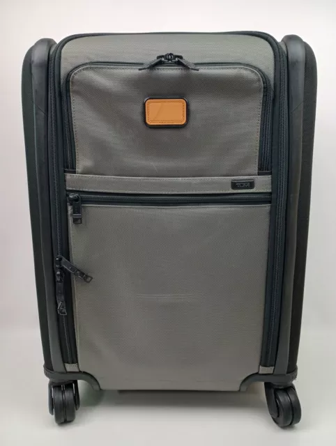 Tumi Alpha 3 Grey Continental Expandable 4 Wheeled Carry-On 117162 2203061ALY3E