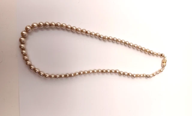 Collier Ancien En Perles De Corail Rouge En Chute - Longueur 43cm - Fermoir En Or 18k Poinçonné - 14.8g