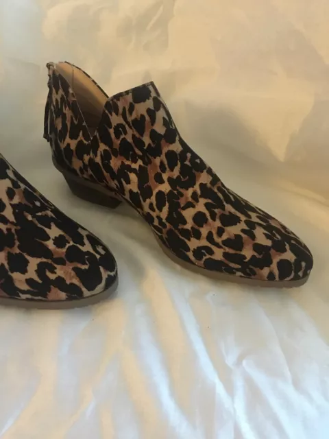 Women’s REACTION KENNETH COLE Ankle Boots Shoes Booties Animal Print Zip 7.5