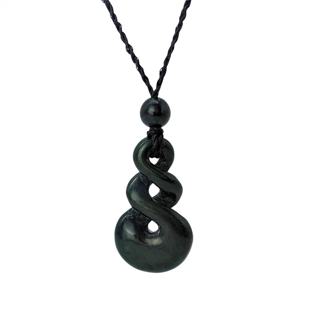 Collier Pendentif Jade Néphrite Sculpté Maori Toki - Longueur 84 Cm, Neuf Avec étiquettes, Marque 81stgeneration