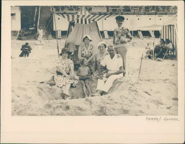 France, Perros-Guirec, Family Photo on the Beach, ca.1935, Vintage Silver PR