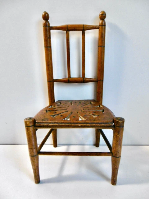 Chaise de poupée de style breton avec boîte - Bois - Début
