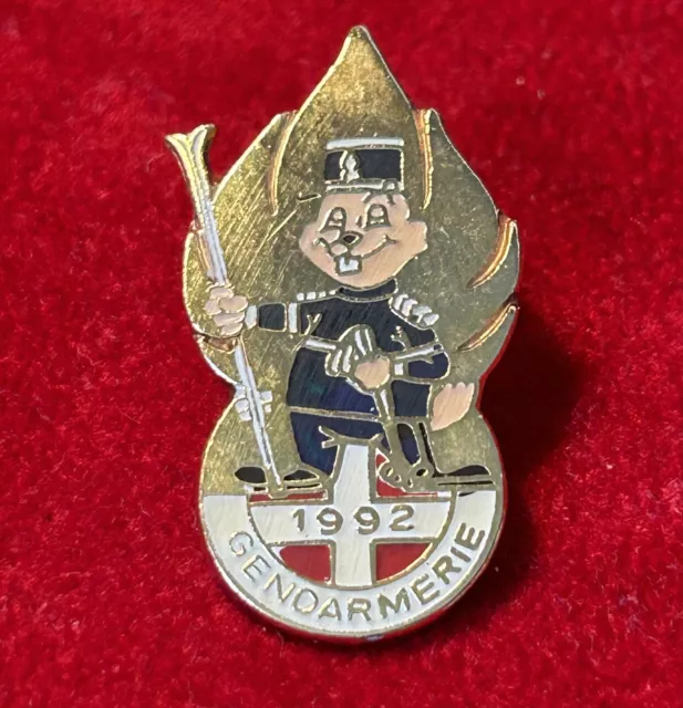 Pin's GENDARMERIE - 1992 JO Albertville Version dorée.