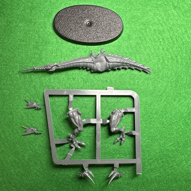 A Taste of Chaos: Showing your (garish) colours - Daemonette standard bearers WIP