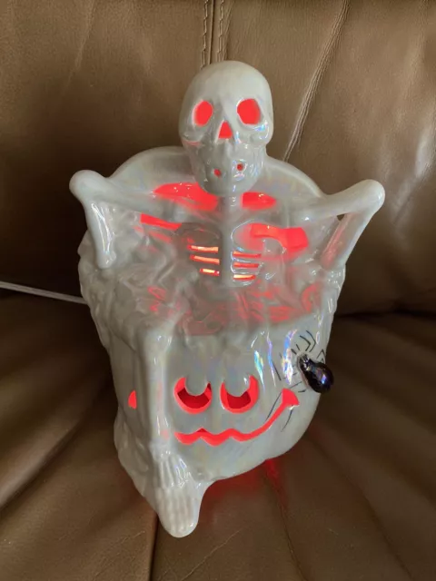 Halloween Skeleton Crawling Out Of Pumpkin Light Lamp Ceramic Iridescent Enesco