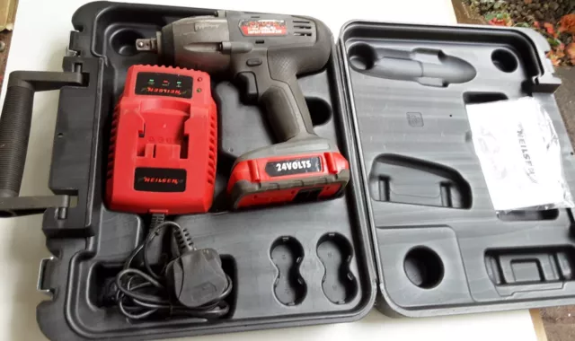 Neilsen CT3730 Impact Wrench used, with Charger , Carry case and 1 dud battery