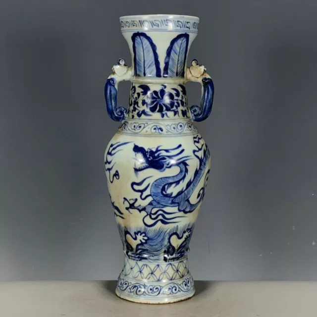 Collectible Chinese Jingdezhen Porcelain Yuan blue and white Dragon Vase