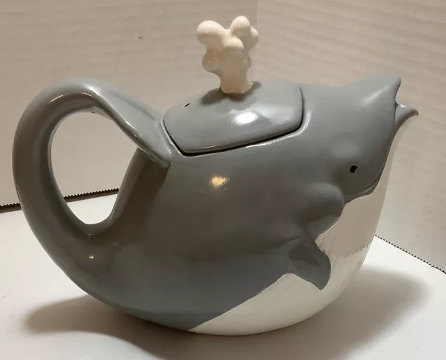 Norcrest Whale Teapot Gray White Spouting Water Japan Anthropomorphic Decor