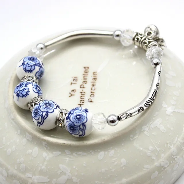 P03 Armband Perlen aus chinesischem Jingdezhen Porzellan weiß blau Blumen
