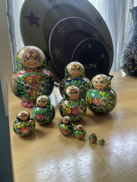 russian matryoshka nesting dolls