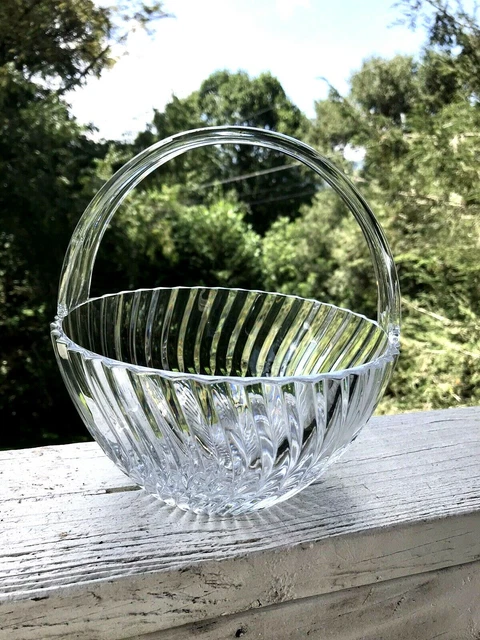 EUC Towle 24% Lead Crystal Basket Wave Design Classic Cottage Contemporary Elega