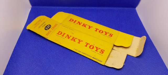 Dinky toys - Simca Versailles jaune toit noir, éclats sur les feux et calandre , en boite usagée