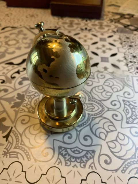 BRIQUET De TABLE Vintage Globe Terrestre Doré