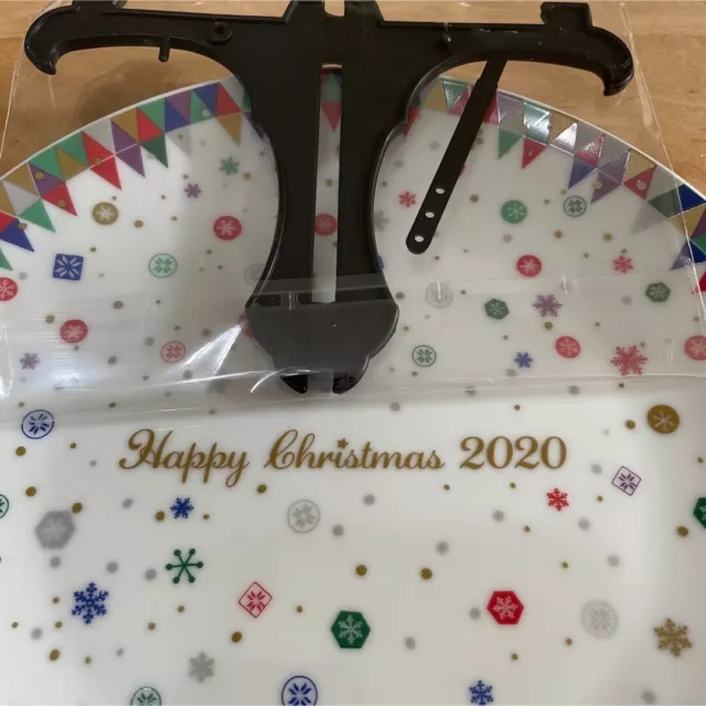 NEW KFC Kentucky Fried Chicken Christmas Plate 2020 Japan Colonel Sanders dish